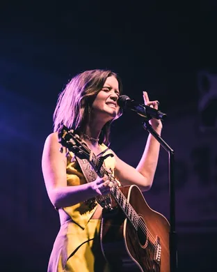 Maren Morris Wantagh